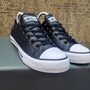 Converae Leather Black